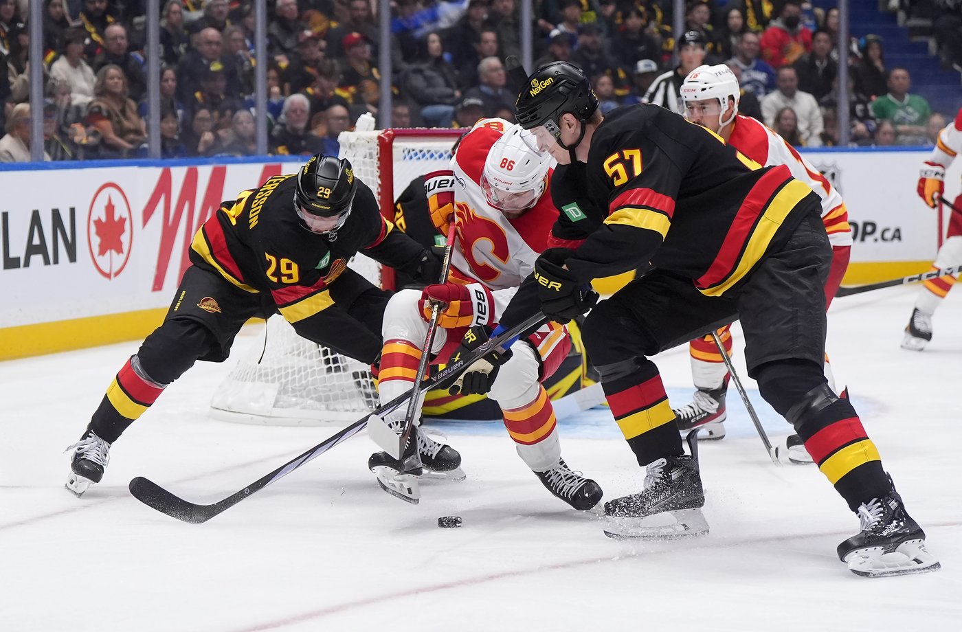 NHL fines Canucks' Myers for slashing Oilers' McDavid | iNFOnews.ca NHL fines Canucks' Myers for slashing Oilers' McDavid | iNFOnews.ca