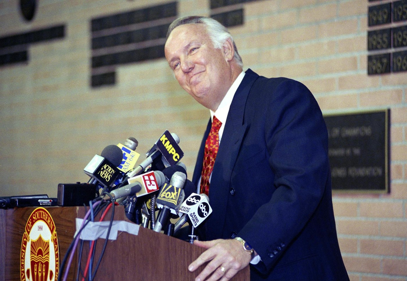 John Robinson, successful football coach at USC and with the LA Rams, has died at 89 | iNFOnews.ca John Robinson, successful football coach at USC and with the LA Rams, has died at 89 | iNFOnews.ca