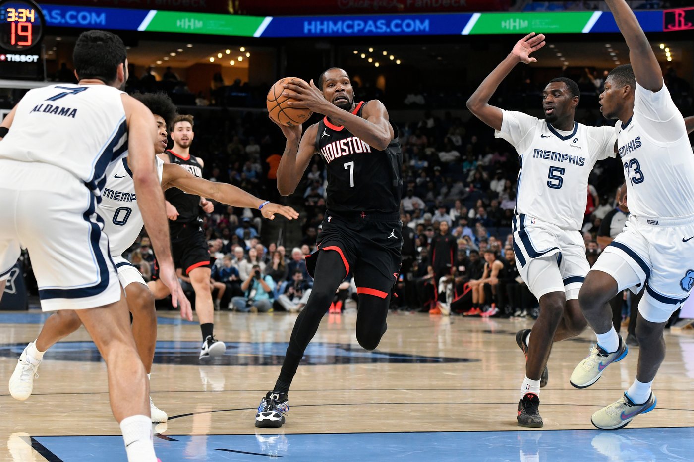 Thompson scores 28 points as Rockets beat Grizzlies 124-109 | iNFOnews.ca Thompson scores 28 points as Rockets beat Grizzlies 124-109 | iNFOnews.ca