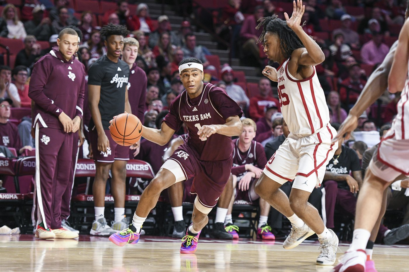Phelps scores career-high 34 and hits go-ahead 3 as No. 10 Texas A&M rallies past No. 17 Oklahoma | iNFOnews.ca Phelps scores career-high 34 and hits go-ahead 3 as No. 10 Texas A&M rallies past No. 17 Oklahoma | iNFOnews.ca