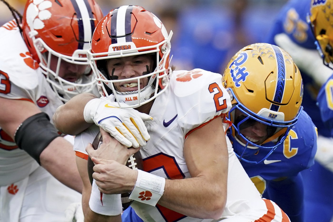Klubnik's late touchdown run helps No. 17 Clemson escape with a 24-20 win over Pitt | iNFOnews.ca Klubnik's late touchdown run helps No. 17 Clemson escape with a 24-20 win over Pitt | iNFOnews.ca