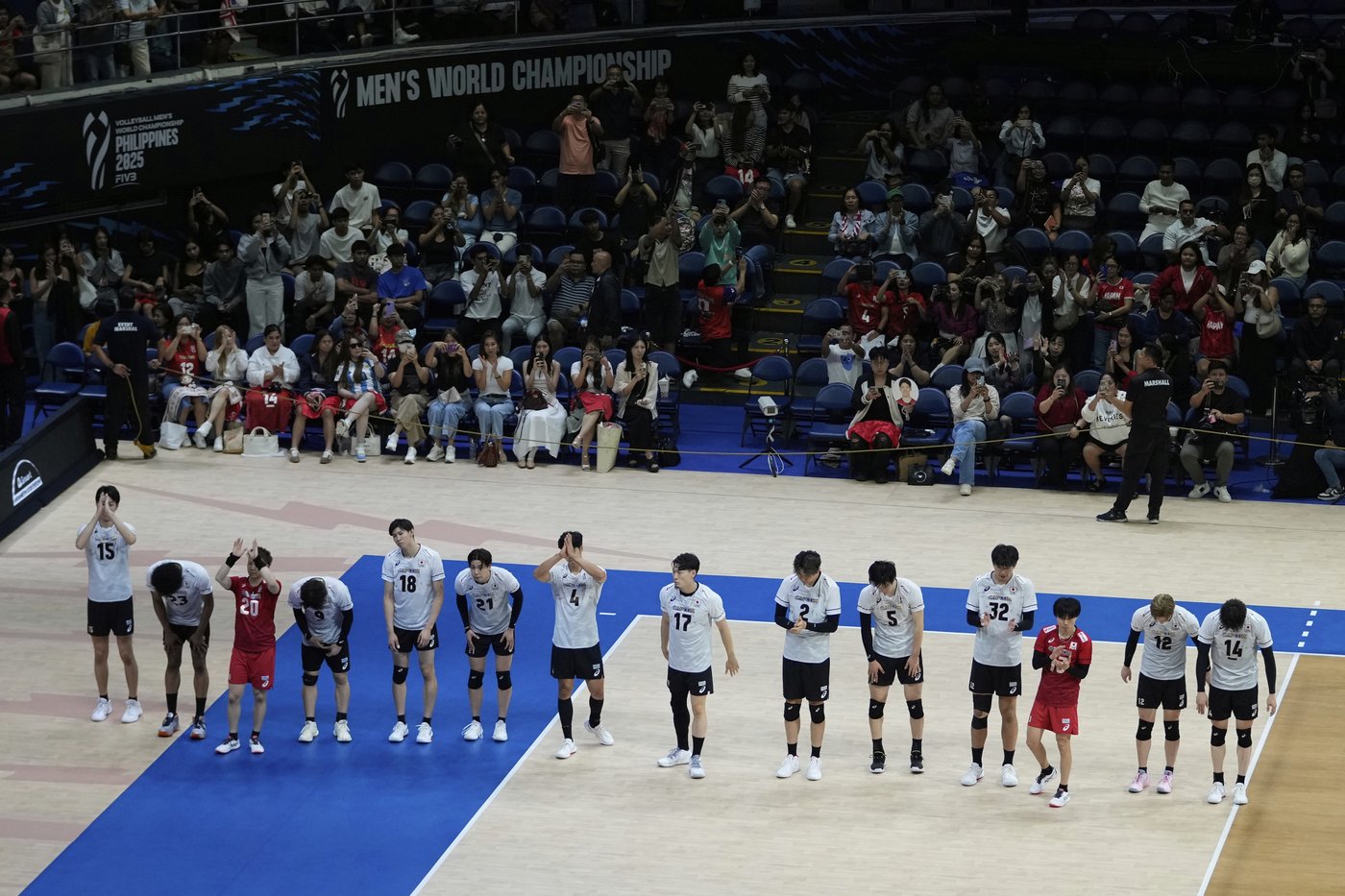 Canada advances to Round of 16 at men's volleyball championship with upset of Japan | iNFOnews.ca