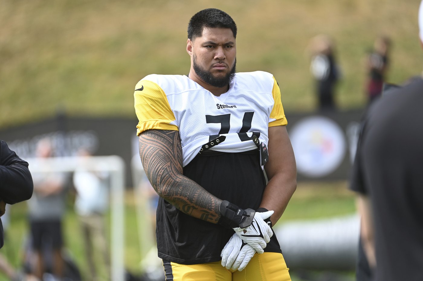 Steelers place rookie tackle Troy Fautanu on injured reserve with a knee injury | iNFOnews.ca Steelers place rookie tackle Troy Fautanu on injured reserve with a knee injury | iNFOnews.ca