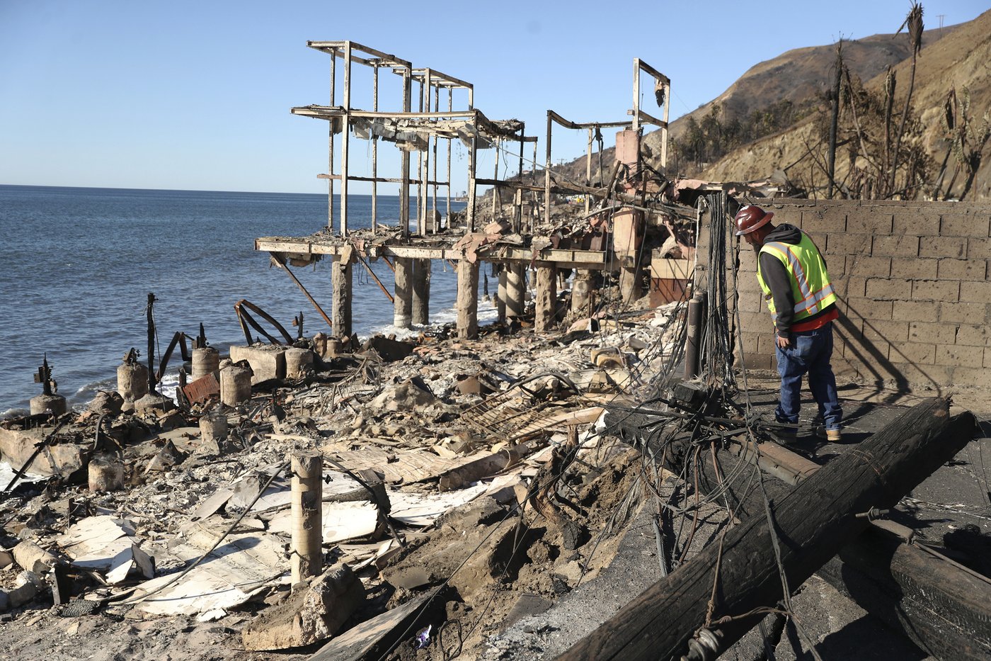 PHOTO COLLECTION: California Wildfires Palisades Fire | iNFOnews.ca