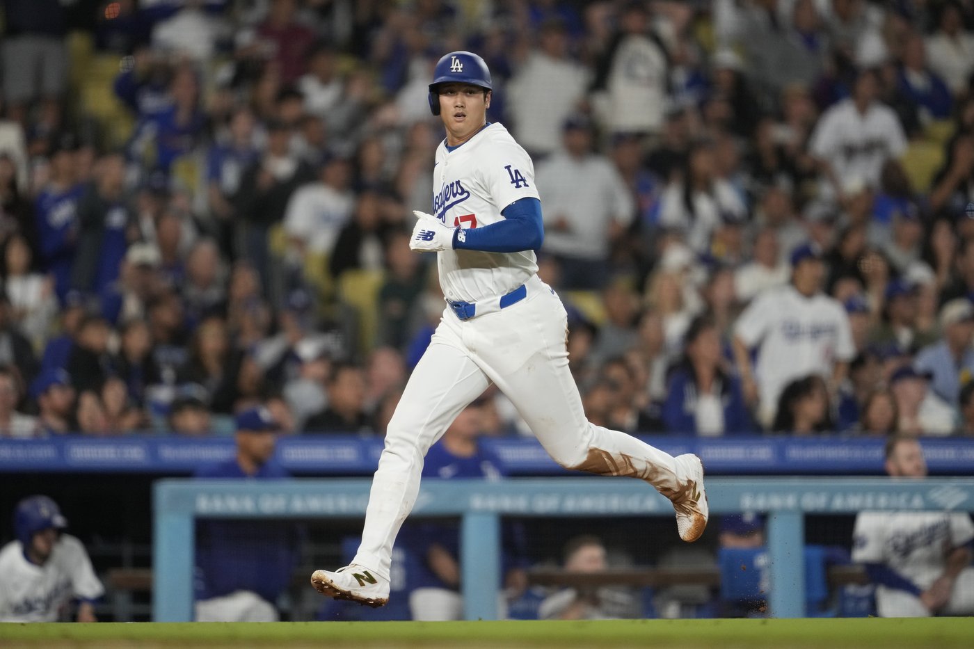 Ohtani sets MLB record with homer and stolen base in same game in Dodgers' 6-4 win over Rockies | iNFOnews.ca