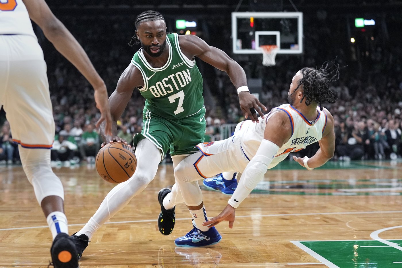 New-look Knicks blown out by defending champion Celtics | iNFOnews.ca