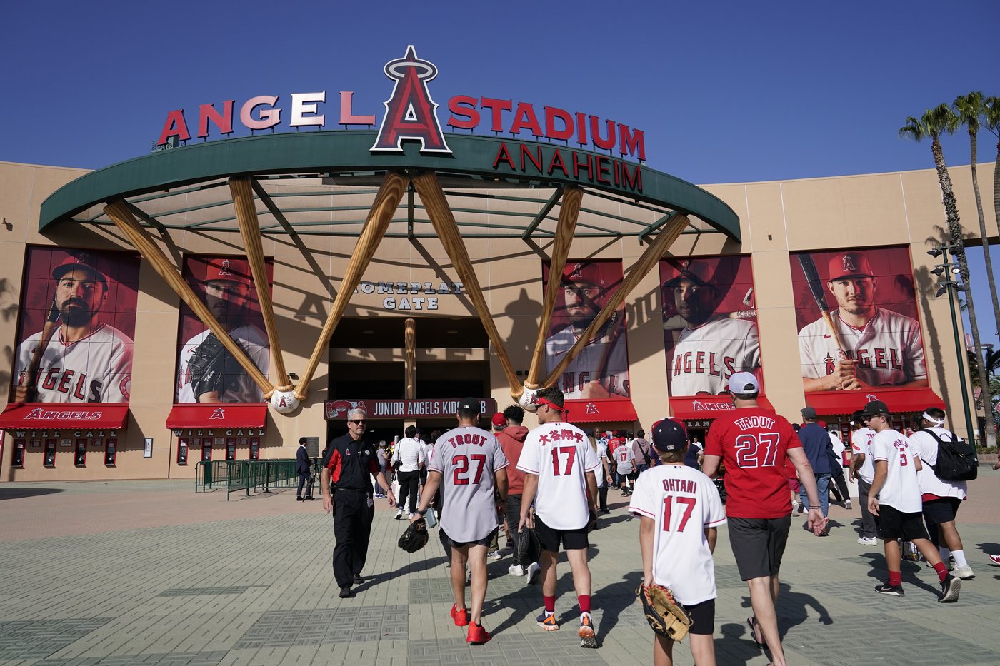 Los Angeles Angels extend their lease at Anaheim's Angel Stadium through 2032 | iNFOnews.ca