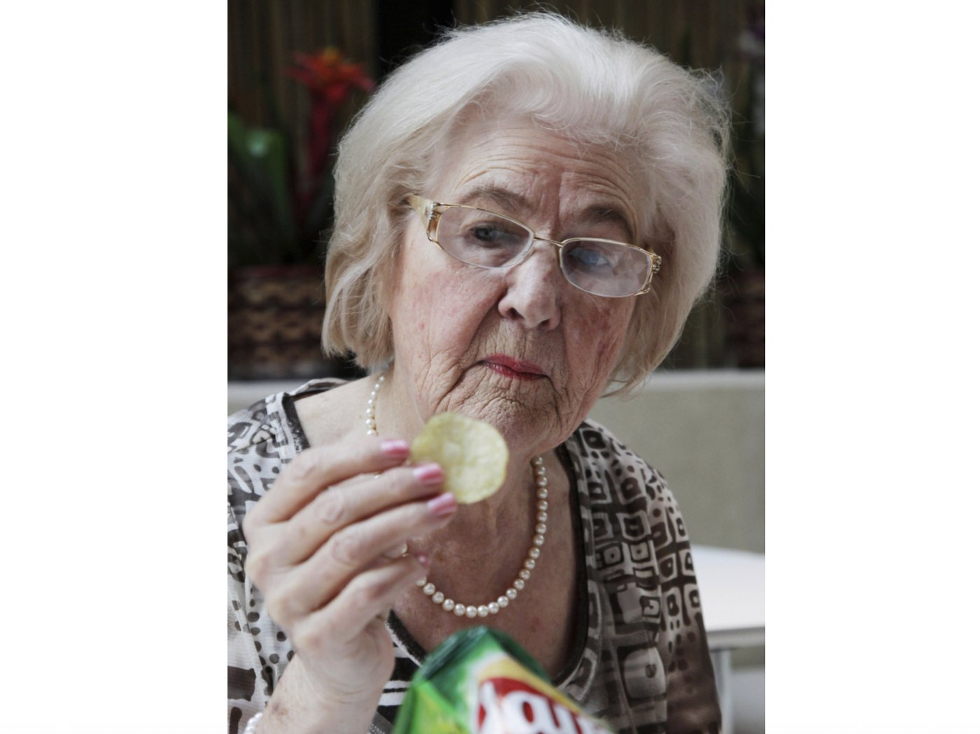 North Dakota newspaper columnist whose Olive Garden review went viral dies at 99 | iNFOnews.ca