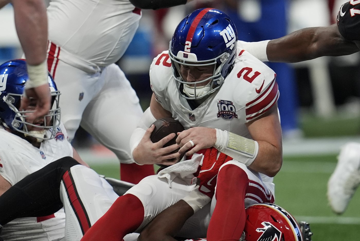 Lock's return as Giants' QB includes 2 pick-6s in franchise-record 10th straight loss | iNFOnews.ca