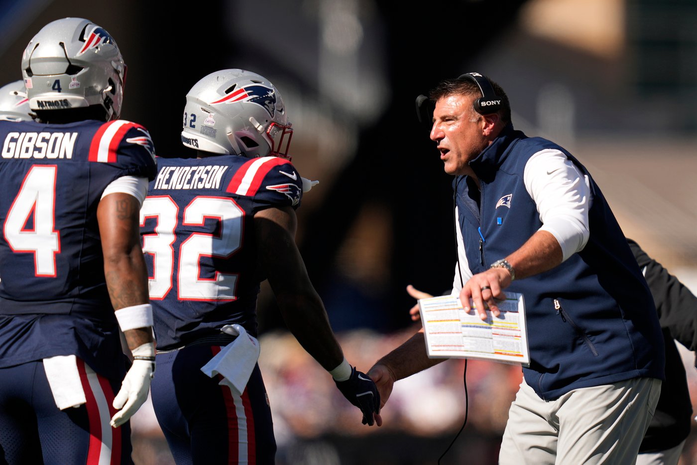 New-look Patriots under coach Mike Vrabel face big test in preparing to play AFC East-leading Bills | iNFOnews.ca