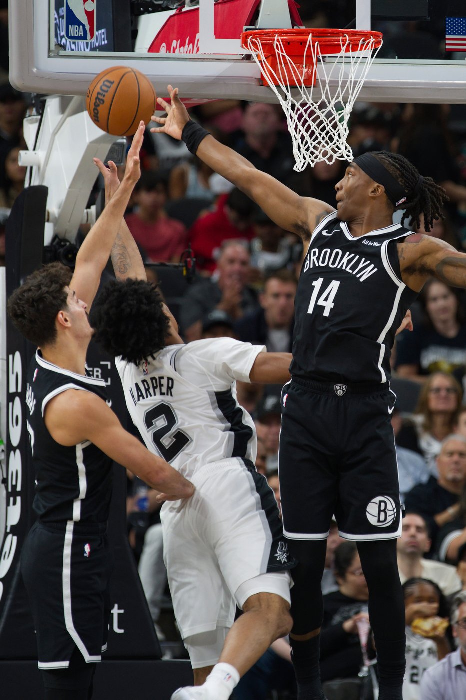 Wembanyama has 31 points and 14 rebounds as Spurs remain unbeaten with 118-107 victory over Nets | iNFOnews.ca