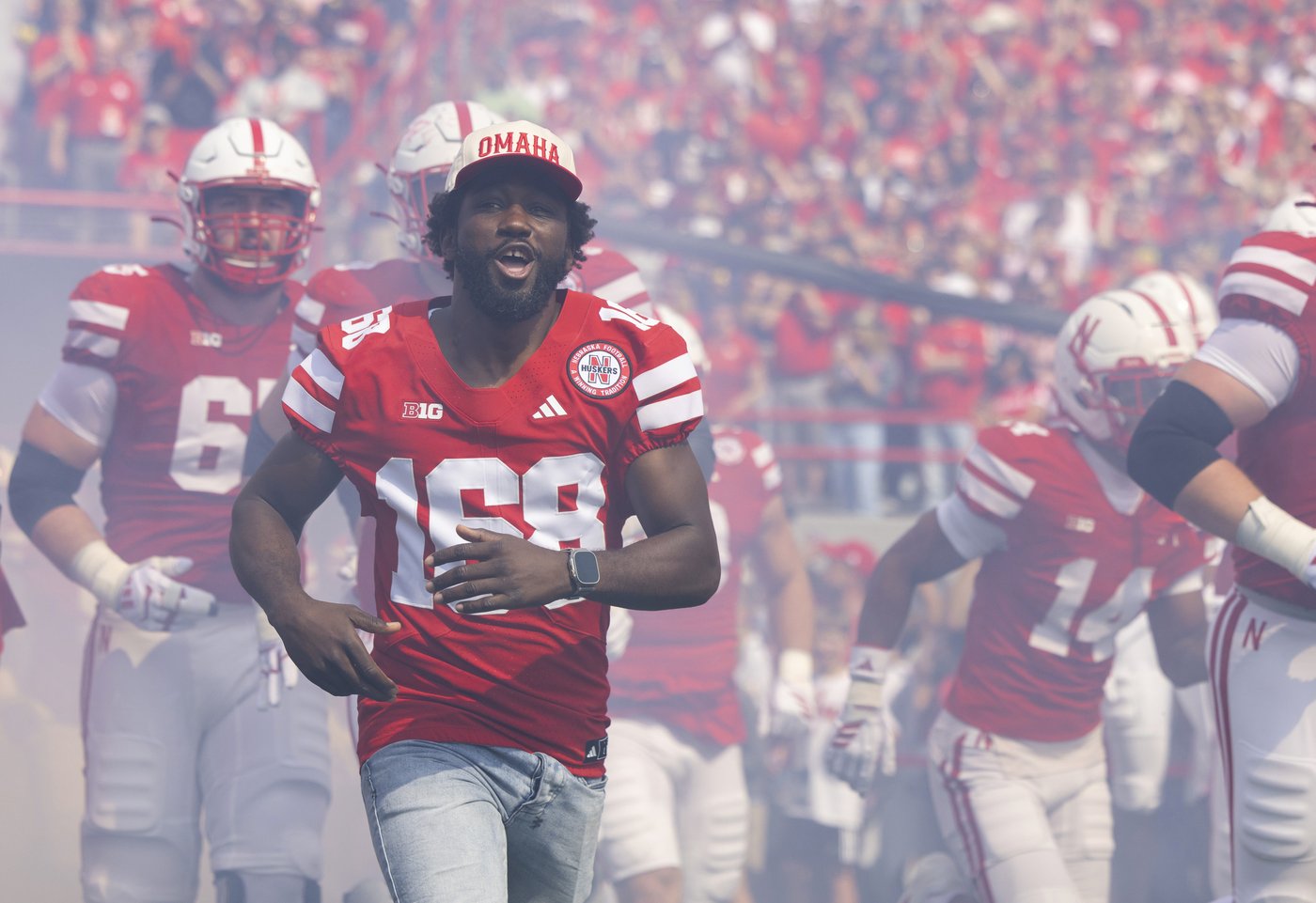 Boxing champ Terence 'Bud' Crawford leads Nebraska out of tunnel before game with No. 21 Michigan | iNFOnews.ca