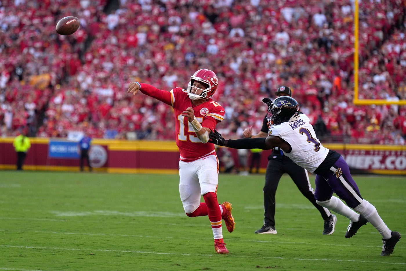 Mahomes shines for Chiefs, Jackson adds to Ravens' injury woes as Kansas City rolls to 37-20 victory | iNFOnews.ca Mahomes shines for Chiefs, Jackson adds to Ravens' injury woes as Kansas City rolls to 37-20 victory | iNFOnews.ca