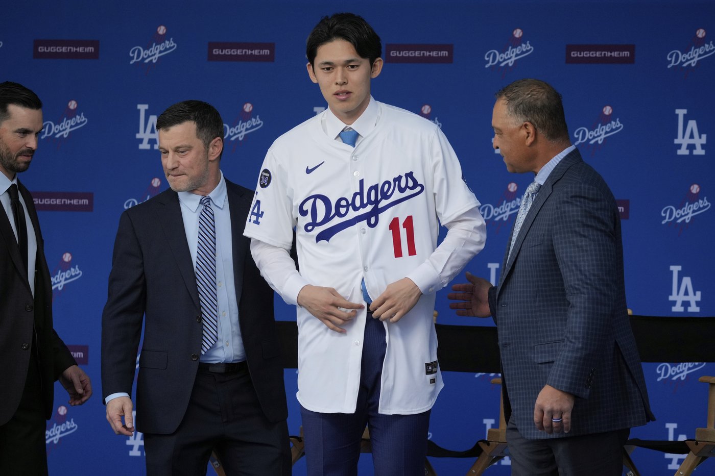 Ohtani informed the Los Angeles Dodgers they had landed prized Japanese pitcher Roki Sasaki | iNFOnews.ca Ohtani informed the Los Angeles Dodgers they had landed prized Japanese pitcher Roki Sasaki | iNFOnews.ca