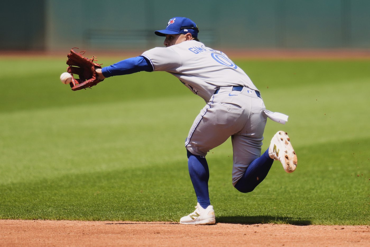 Toronto Blue Jays reinstate second baseman Andres Gimenez from injured list | iNFOnews.ca