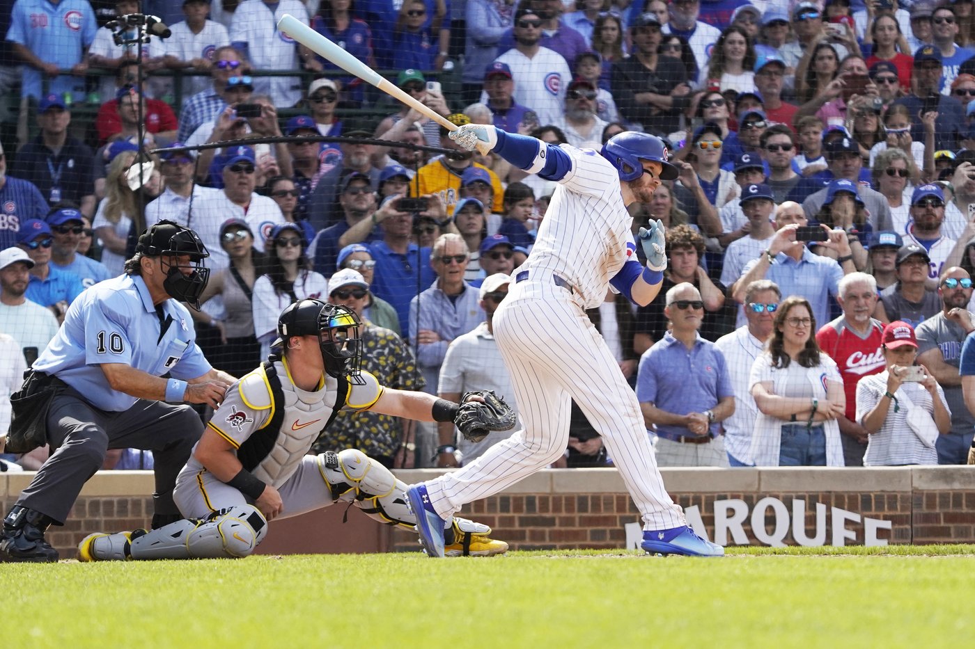 Happ hits a game-ending single in the 10th as the Cubs top the Pirates 3-2 | iNFOnews.ca