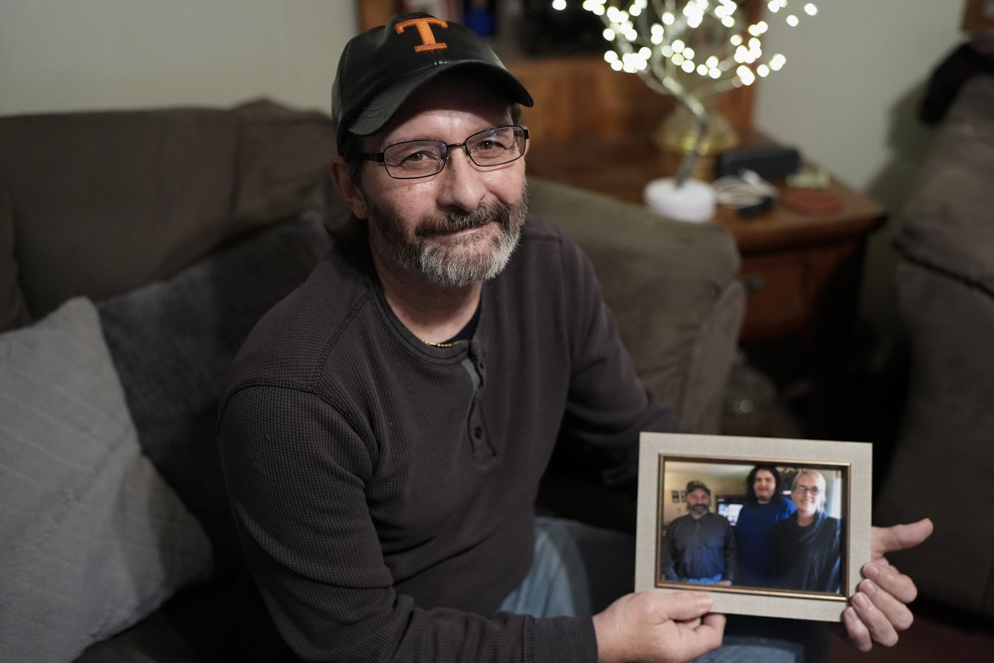 Flooding took away the love of his life after 35 years without a day spent apart | iNFOnews.ca