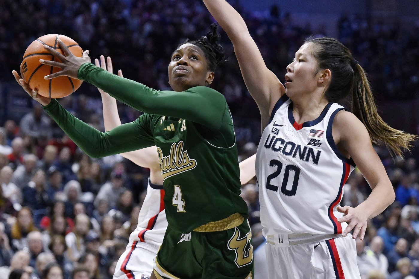 No. 2 UConn cruises past South Florida as Geno Auriemma pulls within a victory of NCAA record | iNFOnews.ca No. 2 UConn cruises past South Florida as Geno Auriemma pulls within a victory of NCAA record | iNFOnews.ca