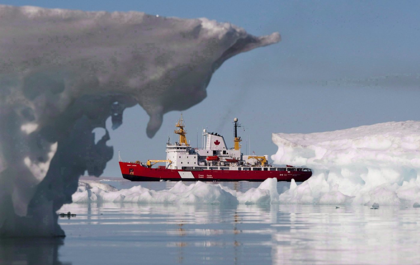 Federal government begins to transfer Coast Guard to National Defence | iNFOnews.ca