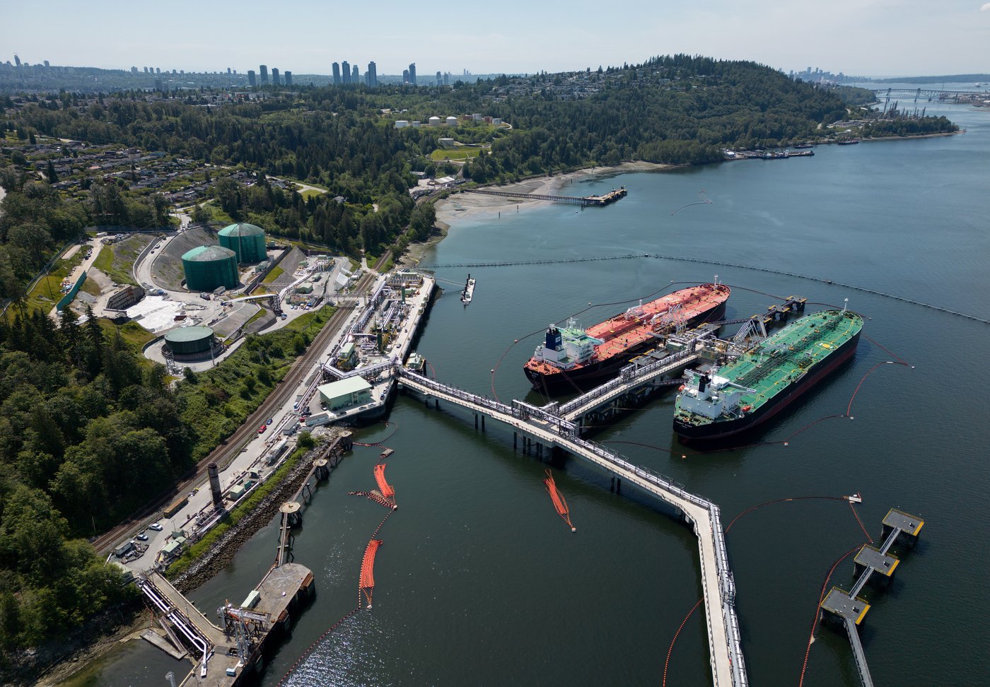 Energy sector CEOs call on Ottawa to use emergency powers to speed up key projects | iNFOnews.ca