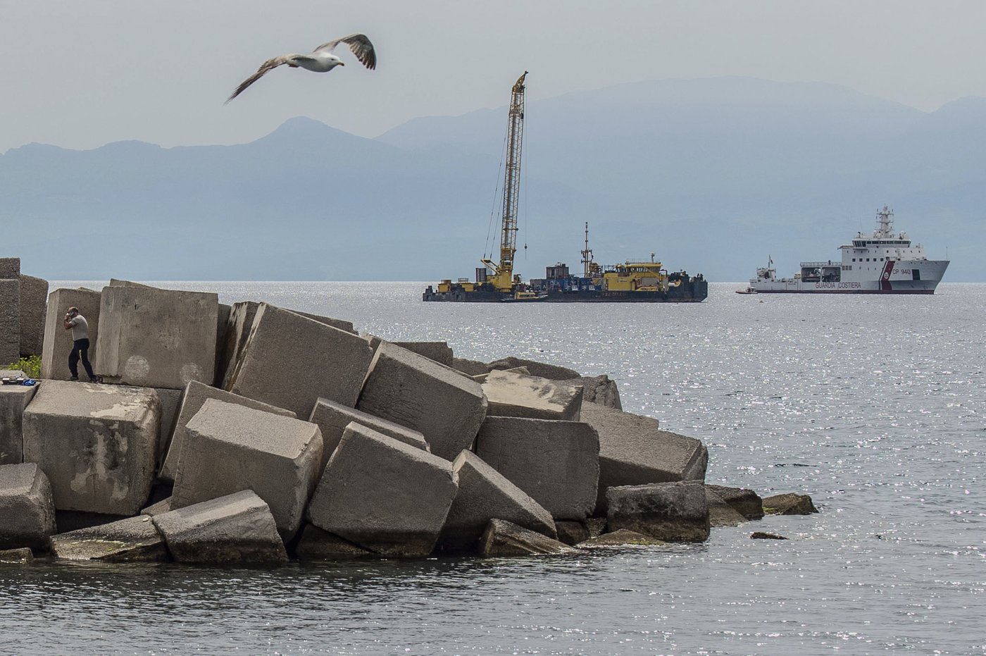 Experts start complex recovery of a superyacht that sank off Sicily, killing 7 | iNFOnews.ca Experts start complex recovery of a superyacht that sank off Sicily, killing 7 | iNFOnews.ca