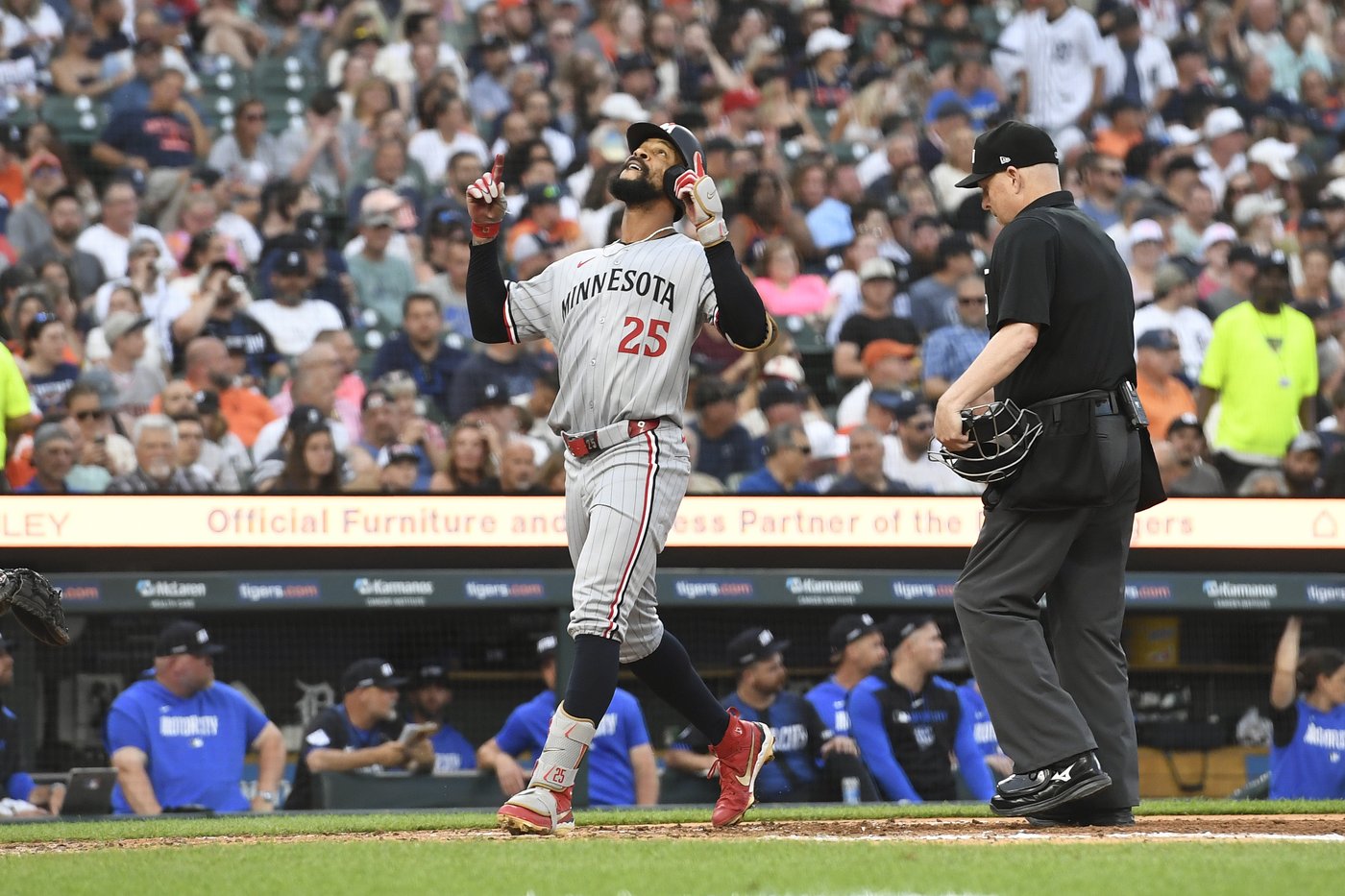 Byron Buxton homers in the Twins' 4-1 victory over the Tigers | iNFOnews.ca Byron Buxton homers in the Twins' 4-1 victory over the Tigers | iNFOnews.ca