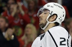 NHL indefinitely suspends LA Kings defenceman Slava Voynov over domestic violence suspicions | iNFOnews.ca CP30354661