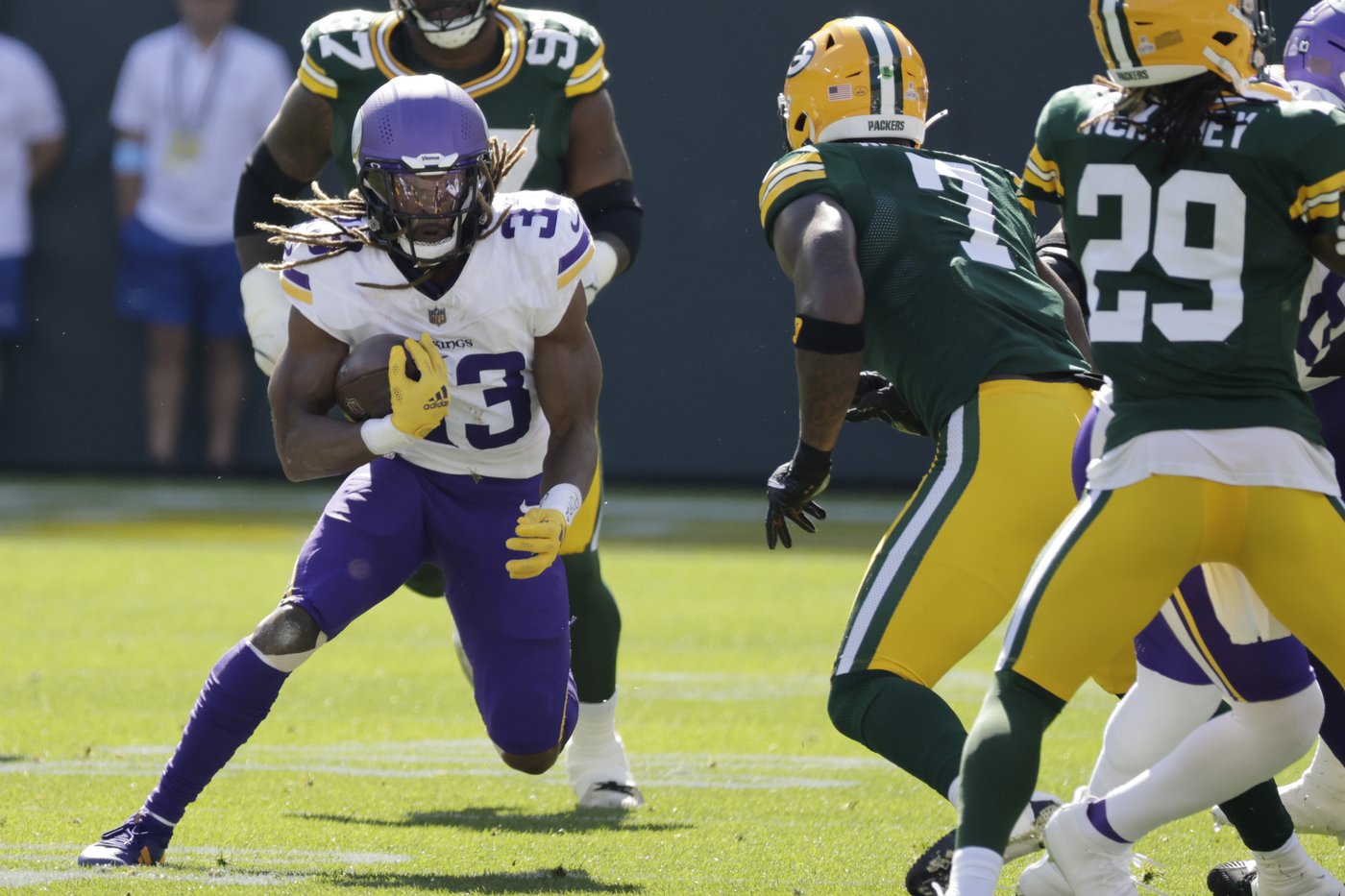 The unbeaten Vikings are embracing Aaron Jones and effectively running the ball | iNFOnews.ca The unbeaten Vikings are embracing Aaron Jones and effectively running the ball | iNFOnews.ca