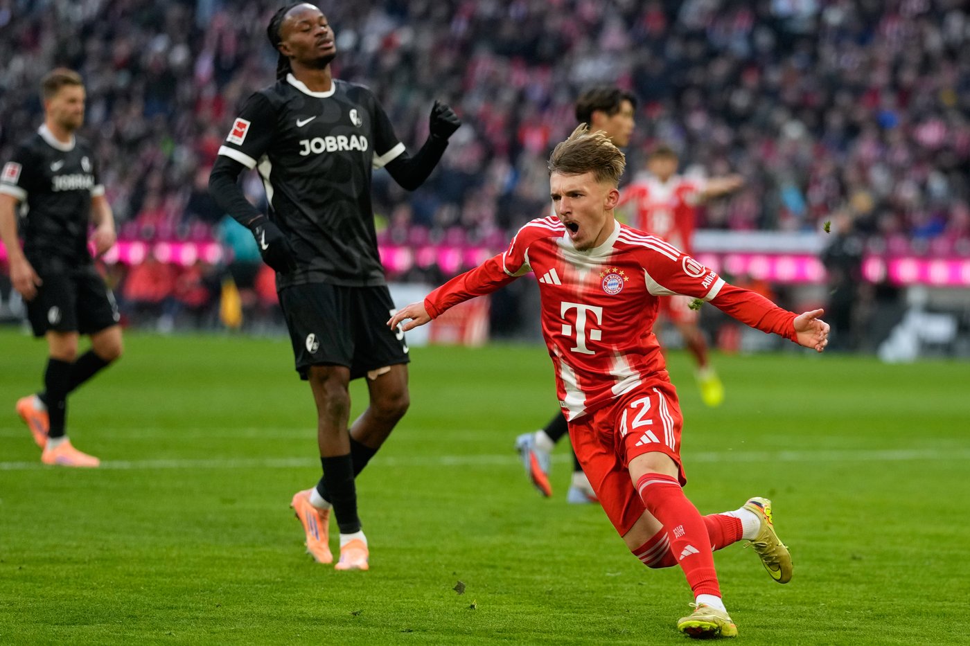Bayern's teen star Lennart Karl leads comeback 6-2 win over Freiburg in Bundesliga | iNFOnews.ca Bayern's teen star Lennart Karl leads comeback 6-2 win over Freiburg in Bundesliga | iNFOnews.ca