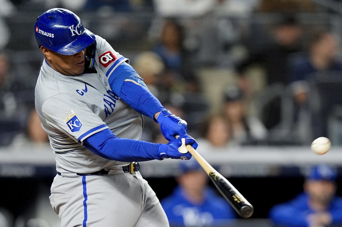 Perez's homer off Rodón sparks 4-run 4th inning and Royals beat Yankees 4-2 in Game 2 to tie ALDS | iNFOnews.ca Perez's homer off Rodón sparks 4-run 4th inning and Royals beat Yankees 4-2 in Game 2 to tie ALDS | iNFOnews.ca