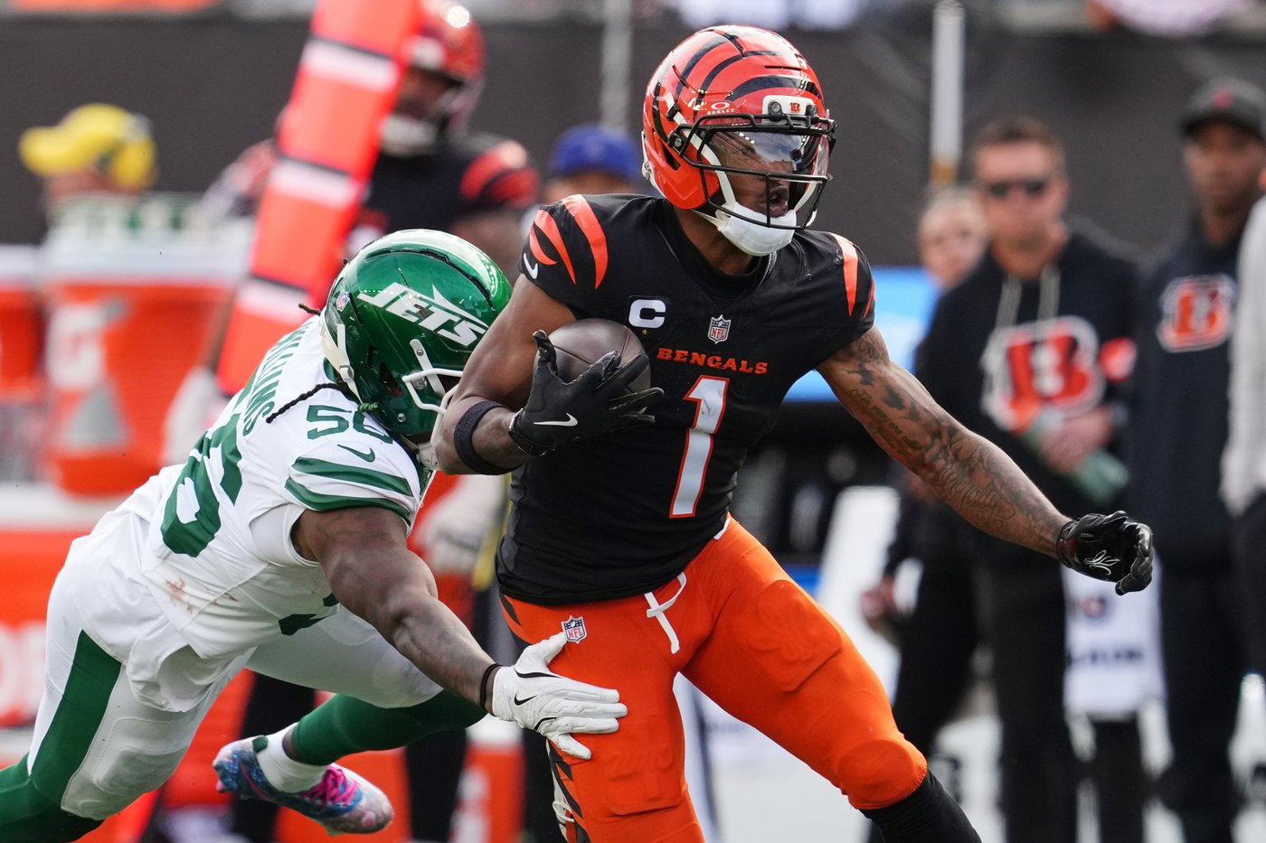 Jets' Quincy Williams says he lost his starting job, Breece Hall denies reports he asked for trade | iNFOnews.ca