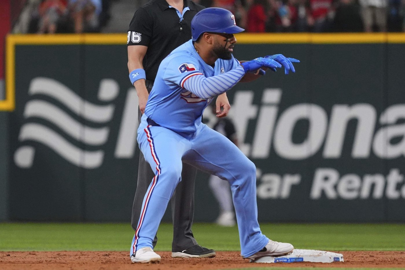 Kumar Rocker gets assist from pickle juice in win as Rangers top White Sox 2-1 | iNFOnews.ca