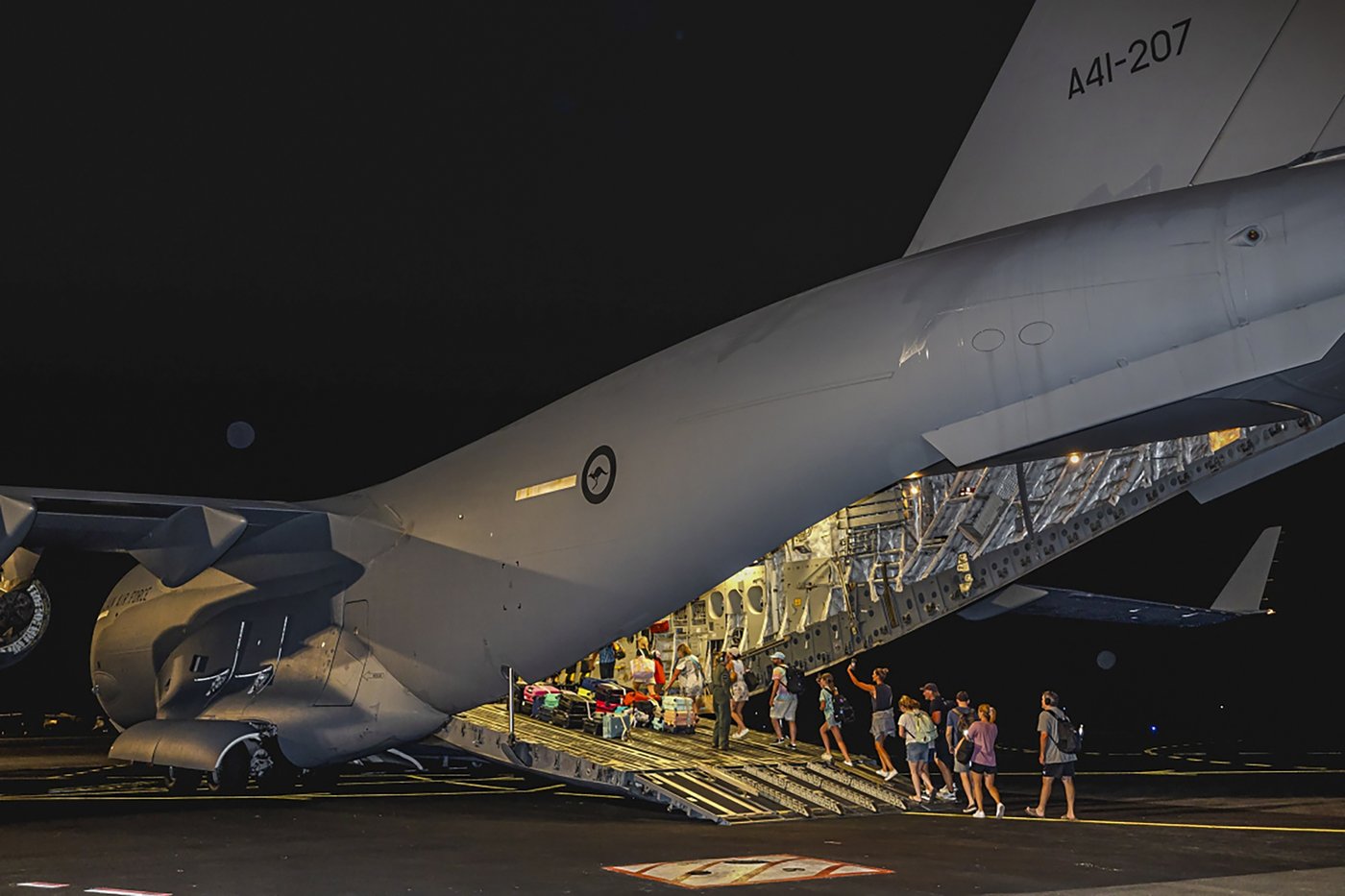 Number of dead and missing still unclear as first aid arrives in quake-hit Pacific nation of Vanuatu | iNFOnews.ca
