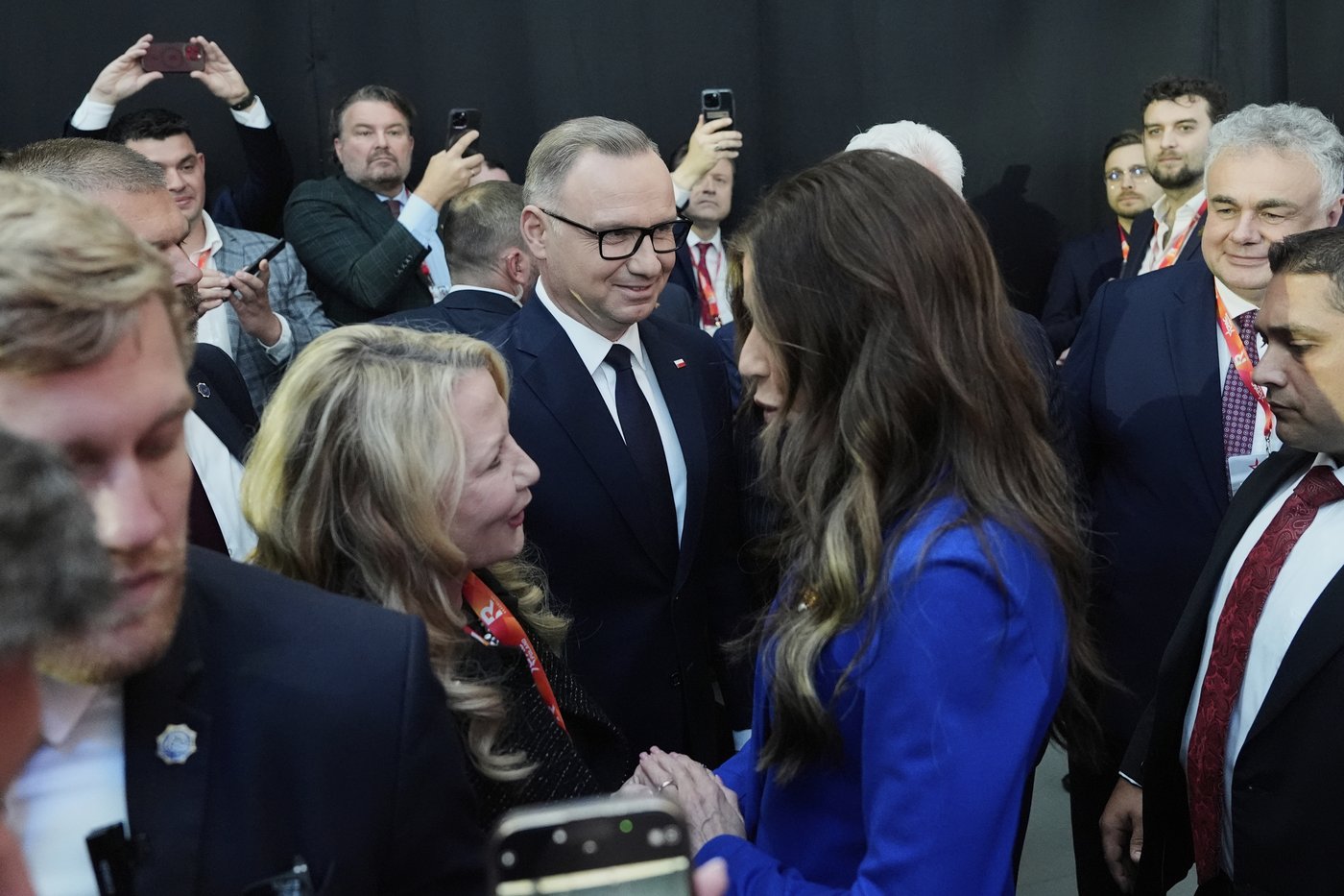Noem urges Poles to elect Trump ally as CPAC holds its first meeting in Poland | iNFOnews.ca Noem urges Poles to elect Trump ally as CPAC holds its first meeting in Poland | iNFOnews.ca