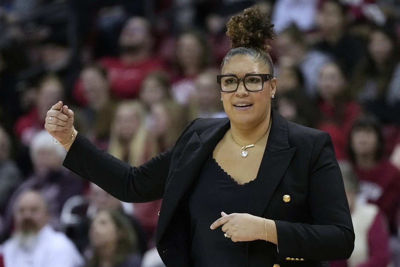 Ex-Wisconsin players say in lawsuit that former coach Marisa Moseley psychologically abused them | iNFOnews.ca
