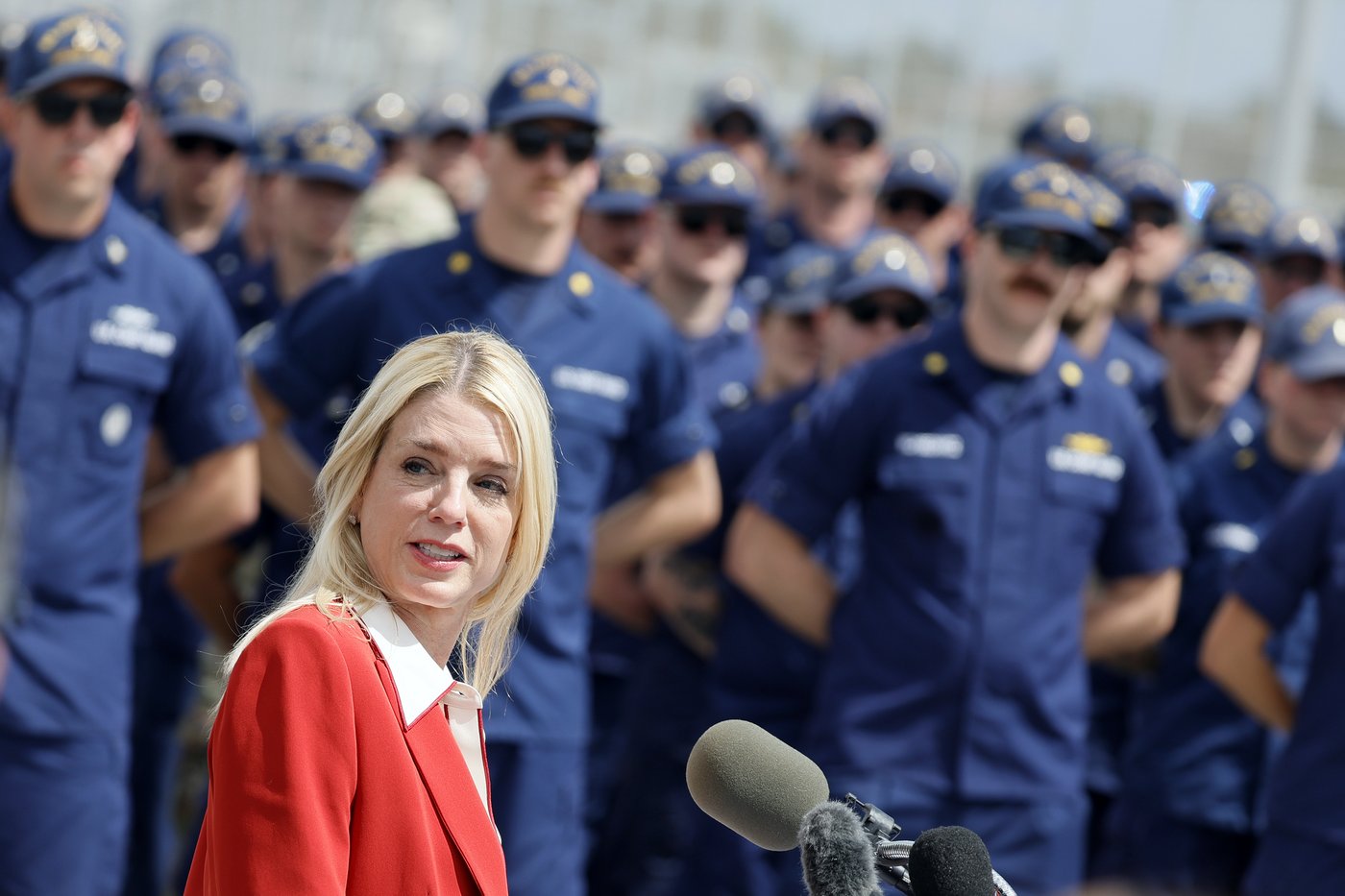 Pam Bondi announces seizure of $510M worth of illegal drugs from vessels linked to cartels | iNFOnews.ca Pam Bondi announces seizure of $510M worth of illegal drugs from vessels linked to cartels | iNFOnews.ca
