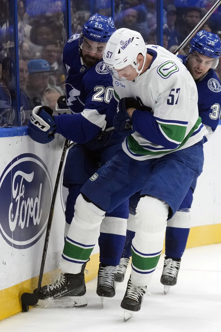Kucherov gets 4th goal of the season, Lightning beat Canucks 4-1 in Milton-delayed home opener | iNFOnews.ca Kucherov gets 4th goal of the season, Lightning beat Canucks 4-1 in Milton-delayed home opener | iNFOnews.ca
