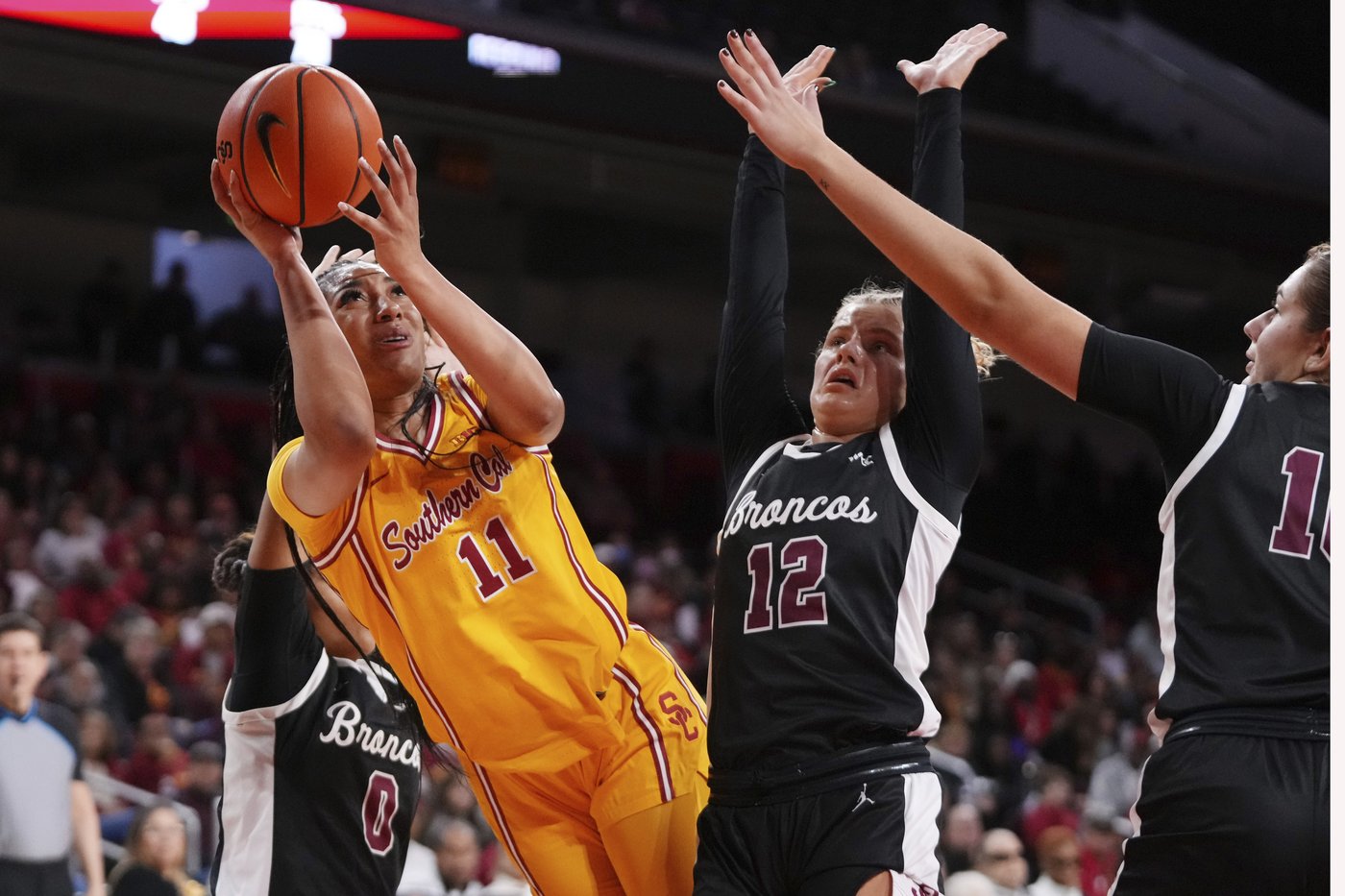 No. 3 USC loses Kennedy Smith indefinitely after starting guard has surgery | iNFOnews.ca