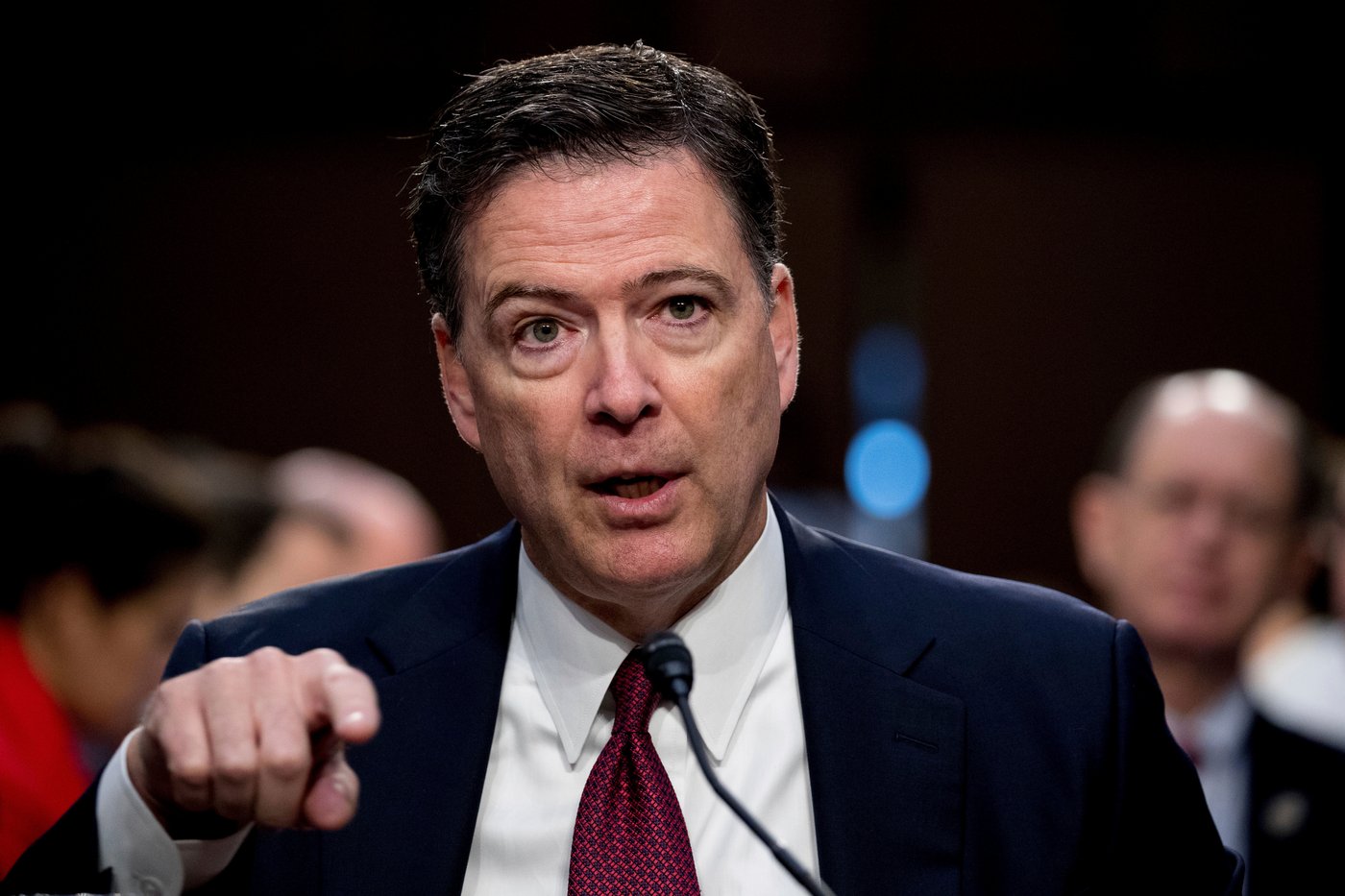 Justice Department defends Trump's post as it urges judge to reject Comey's effort to dismiss case | iNFOnews.ca