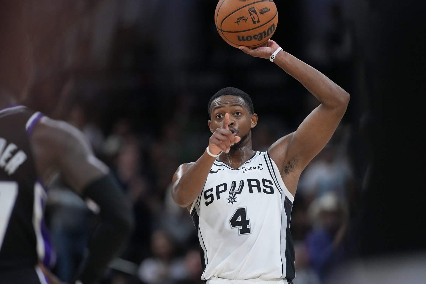 Fox's season-high 28 points leads Spurs past Kings, 123-110, as Wembanyama sits out with calf injury | iNFOnews.ca Fox's season-high 28 points leads Spurs past Kings, 123-110, as Wembanyama sits out with calf injury | iNFOnews.ca