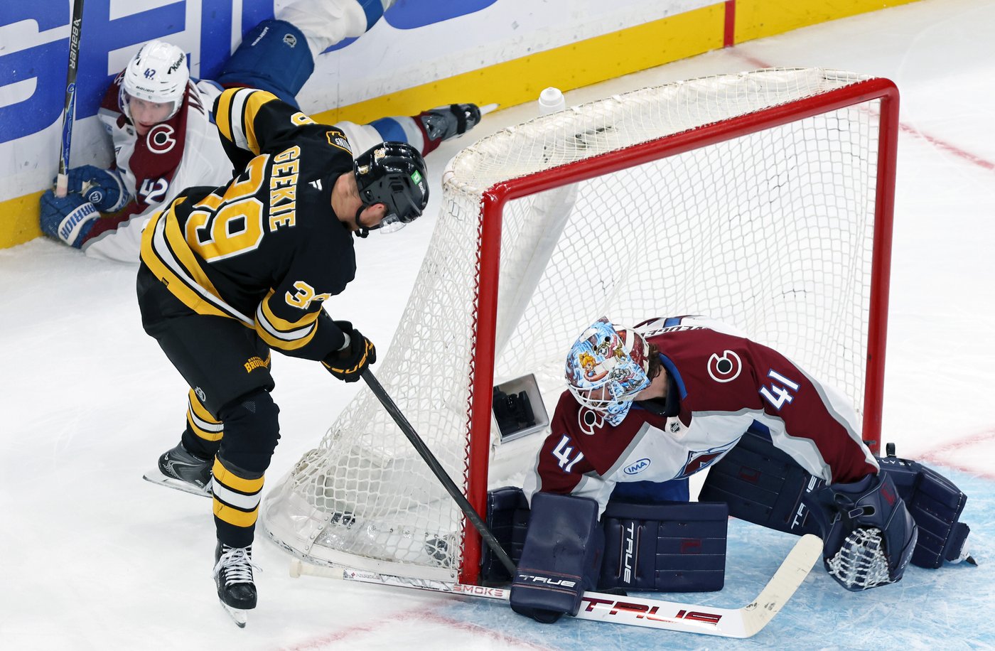 Morgan Geekie's hustle goal helps Bruins beat Avalanche to halt 6-game skid | iNFOnews.ca Morgan Geekie's hustle goal helps Bruins beat Avalanche to halt 6-game skid | iNFOnews.ca