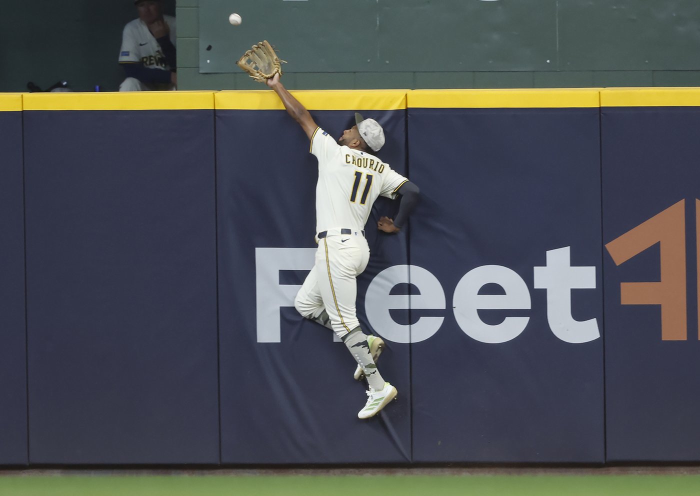 Slumping at the plate, Jackson Chourio makes a game-saving catch for the Brewers | iNFOnews.ca Slumping at the plate, Jackson Chourio makes a game-saving catch for the Brewers | iNFOnews.ca