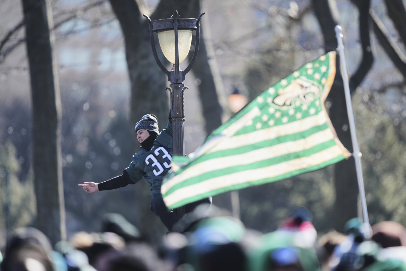 Philadelphia turns green on Valentine’s Day to celebrate Super Bowl champions | iNFOnews.ca