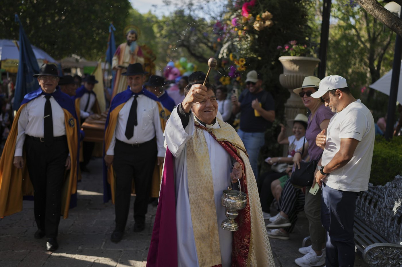 Thousands flock to central Mexico to celebrate Saint Mark's Day | iNFOnews.ca