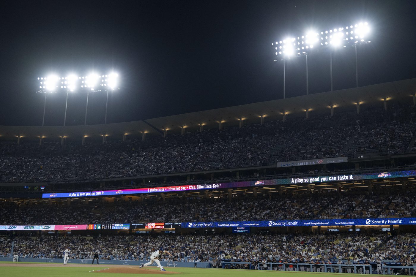 Dodgers become the 10th team in baseball history to draw 4 million fans in a season | iNFOnews.ca Dodgers become the 10th team in baseball history to draw 4 million fans in a season | iNFOnews.ca