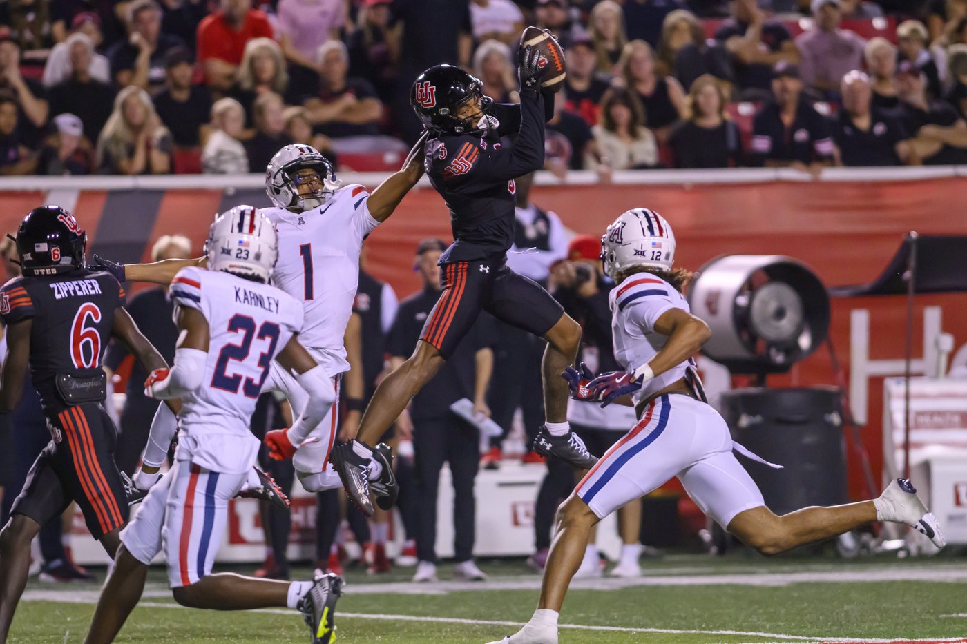 Fifita throws 2 TDs and Arizona's defense stops No. 10 Utah on four 4th downs in 23-10 win | iNFOnews.ca Fifita throws 2 TDs and Arizona's defense stops No. 10 Utah on four 4th downs in 23-10 win | iNFOnews.ca