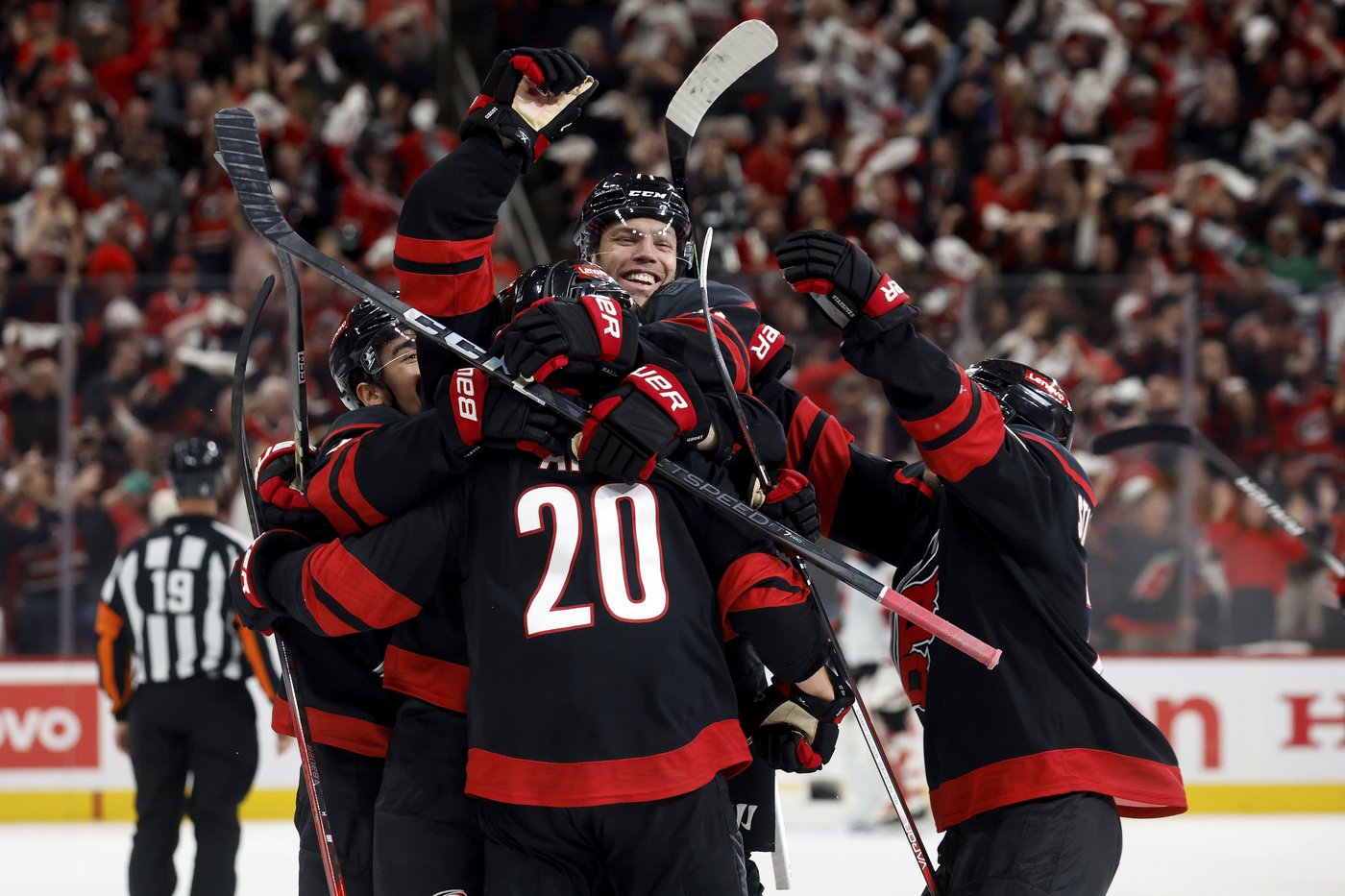 Carolina Hurricanes reach 3-year, $9.5 million extension with forward Taylor Hall | iNFOnews.ca Carolina Hurricanes reach 3-year, $9.5 million extension with forward Taylor Hall | iNFOnews.ca