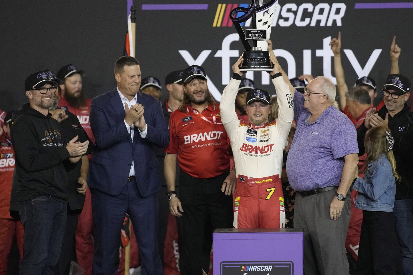 Justin Allgaier wins 1st NASCAR Xfinity title, capping comeback by passing Hill and Custer late | iNFOnews.ca