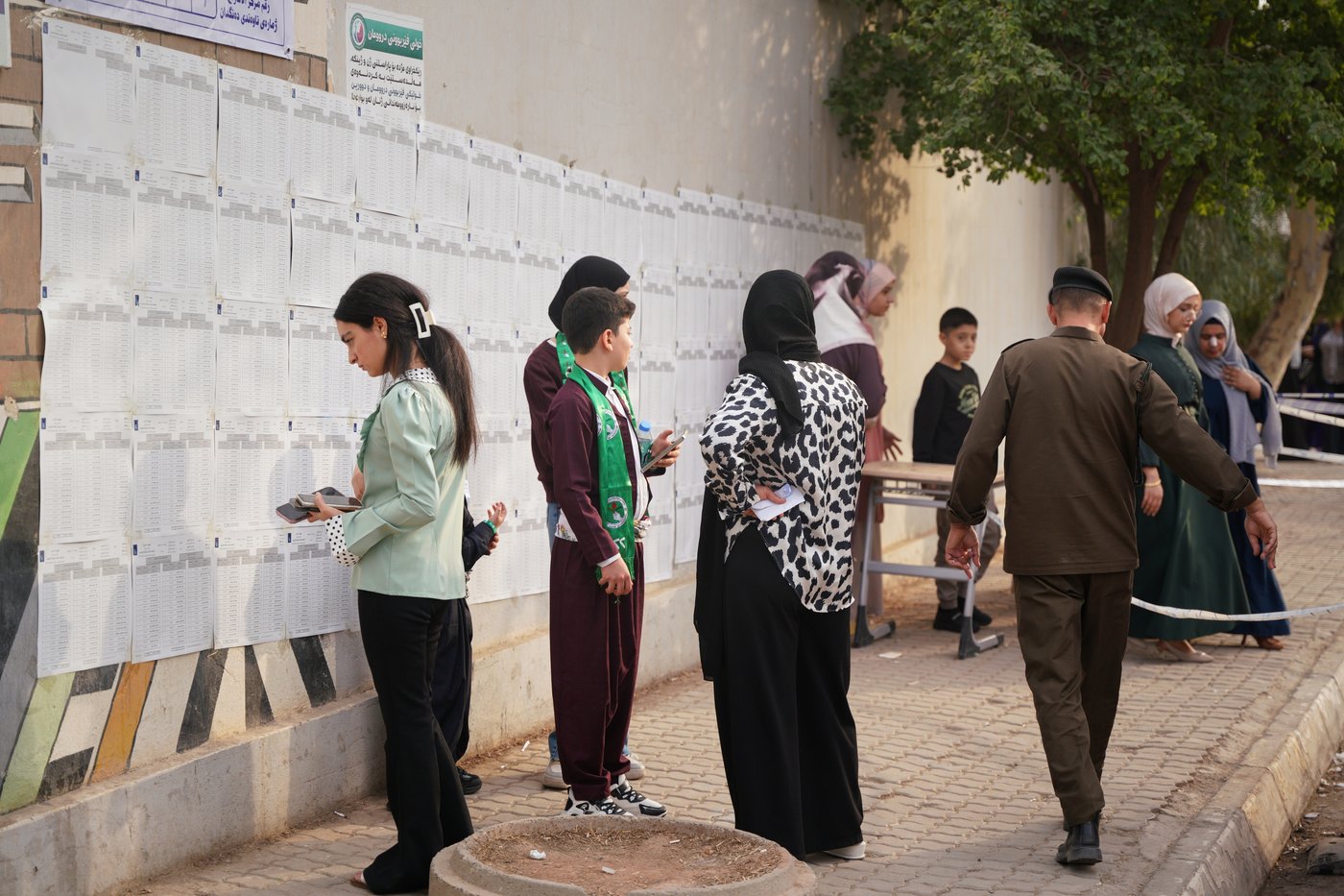 Photos show Iraqis voting in parliamentary election | iNFOnews.ca