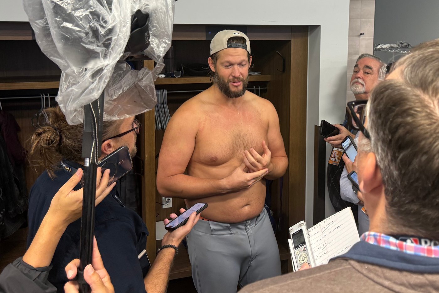Dodgers great Clayton Kershaw ends his career unaware at first that he won the World Series again | iNFOnews.ca Dodgers great Clayton Kershaw ends his career unaware at first that he won the World Series again | iNFOnews.ca